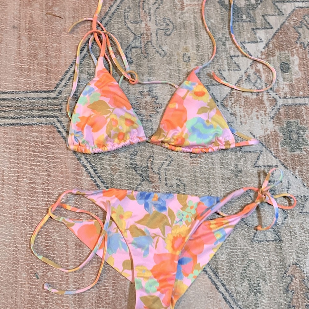 Women’s Billabong Bikini Set